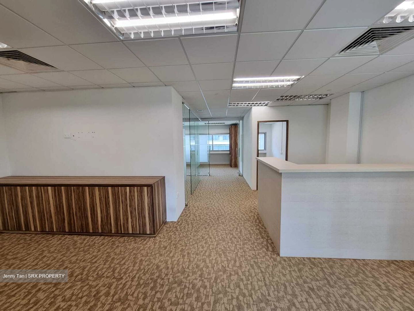 111 Somerset (D9), Office #594019211